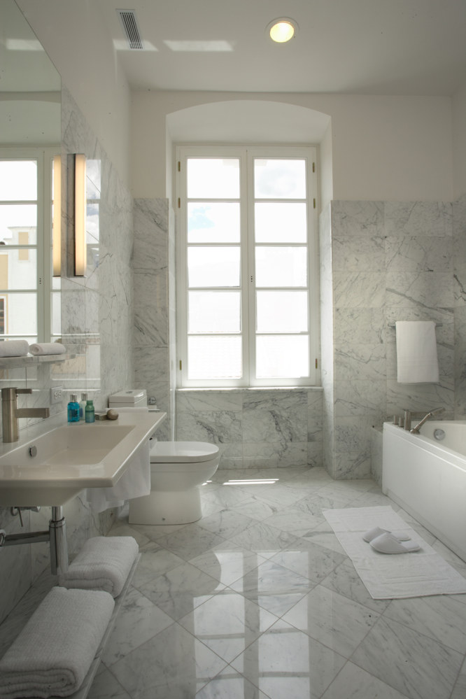 Gangotena bathroom.jpg