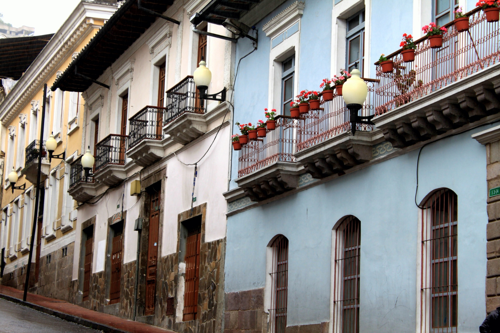 Quito street scene.jpg