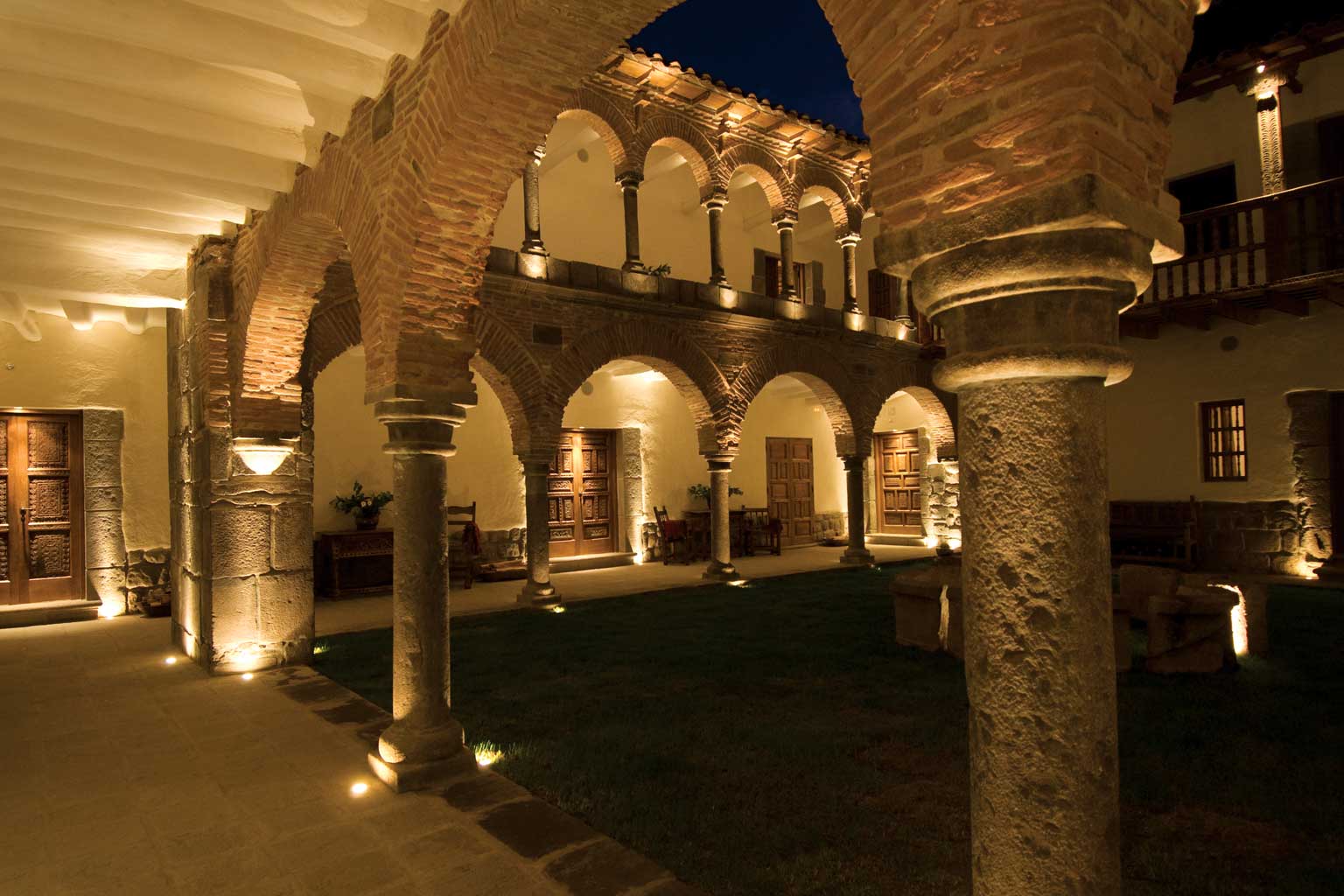 Hotel courtyard Cuzco.jpg